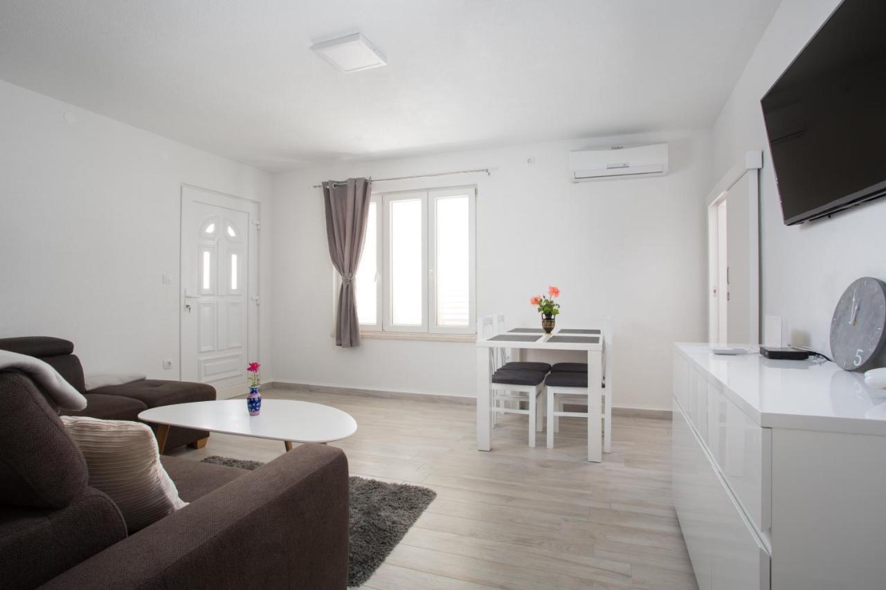 Serious Job Apartment Dubrovnik Exterior foto